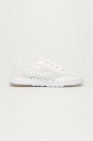 Emu Australia Buty White Miki kolor biały na płaskiej podeszwie W12497